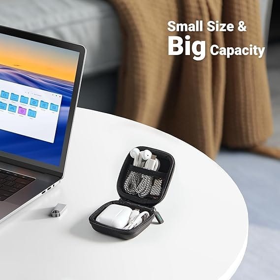 Universal Headphones Case in Black